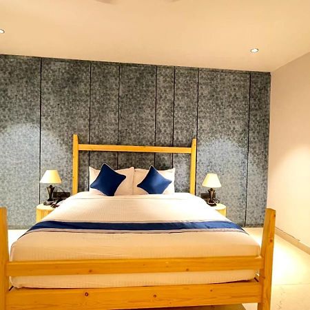 V Hotels And Resorts Chirala Esterno foto