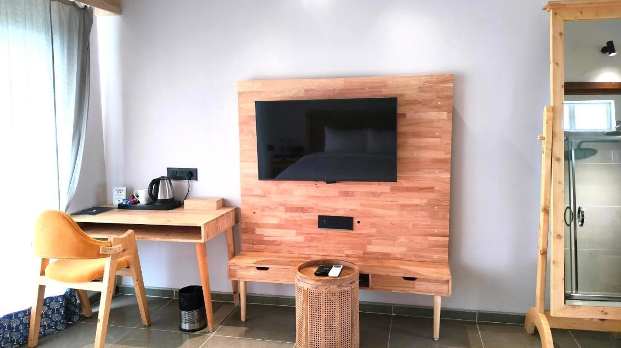 V Hotels And Resorts Chirala Esterno foto