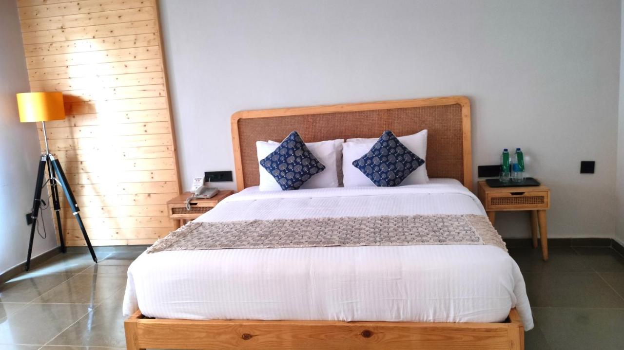 V Hotels And Resorts Chirala Esterno foto