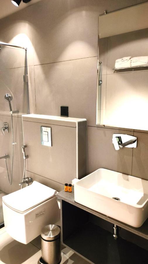 V Hotels And Resorts Chirala Esterno foto