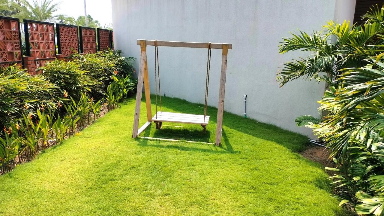 V Hotels And Resorts Chirala Esterno foto