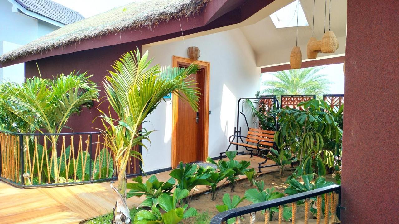 V Hotels And Resorts Chirala Esterno foto
